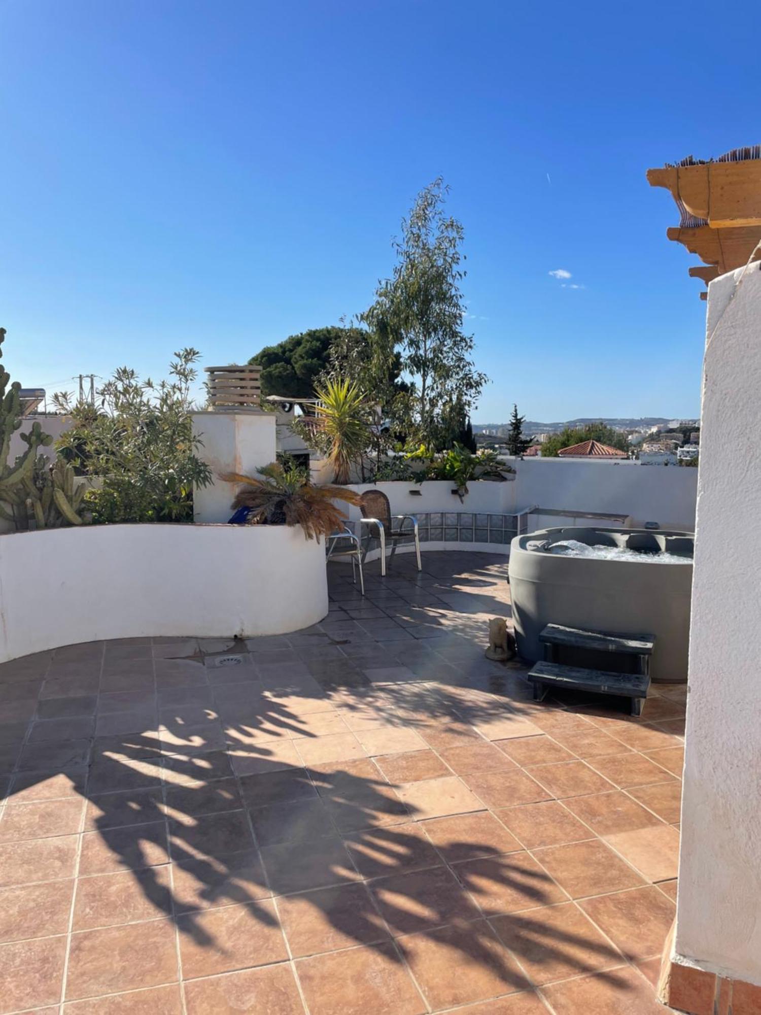 شقة Penthouse With Private Roof Terrace And Jacuzzi فوينخيرولا المظهر الخارجي الصورة