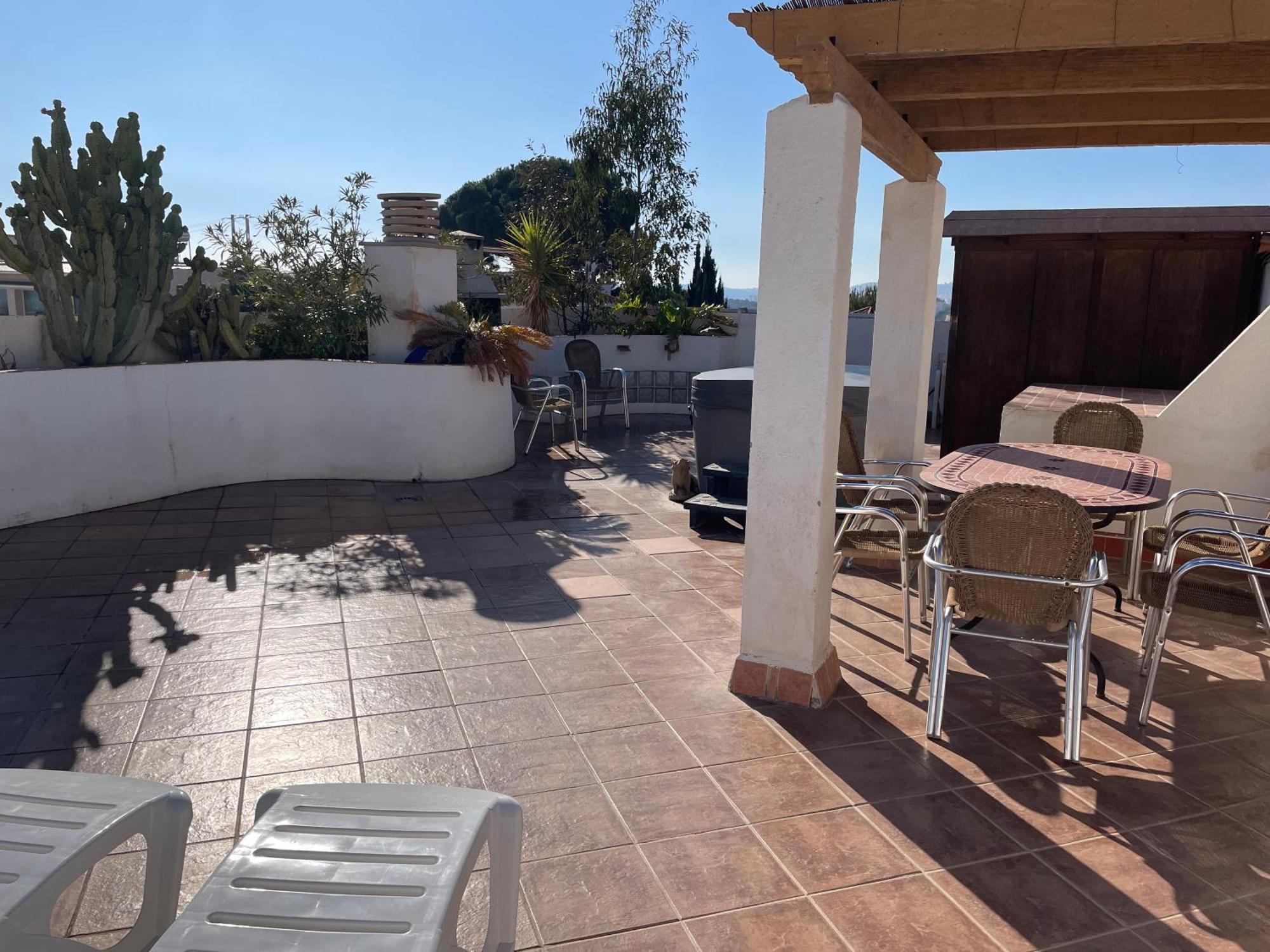 شقة Penthouse With Private Roof Terrace And Jacuzzi فوينخيرولا المظهر الخارجي الصورة