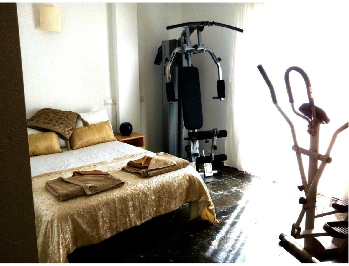 شقة Penthouse With Private Roof Terrace And Jacuzzi فوينخيرولا المظهر الخارجي الصورة