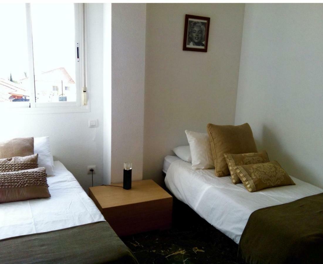 شقة Penthouse With Private Roof Terrace And Jacuzzi فوينخيرولا المظهر الخارجي الصورة