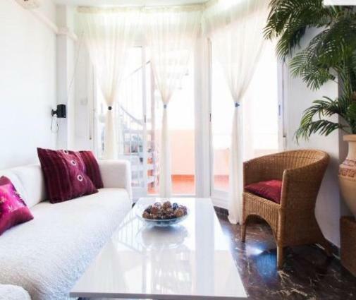 شقة Penthouse With Private Roof Terrace And Jacuzzi فوينخيرولا المظهر الخارجي الصورة